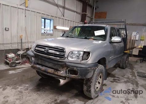 2002 Toyota Tundra Sr5 V8 из США, поврежденный, VIN 5TBBT44172S265517